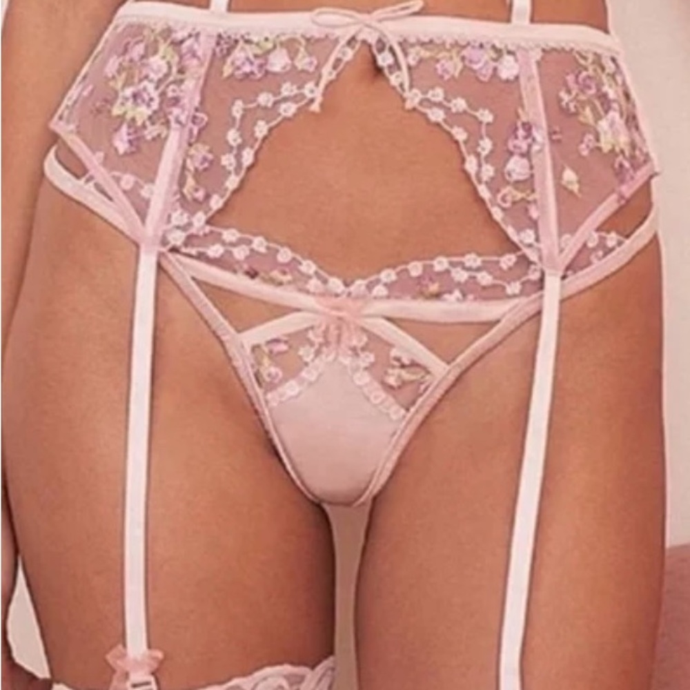 Lavender Fields Garter Belt - Picture 4 of 4